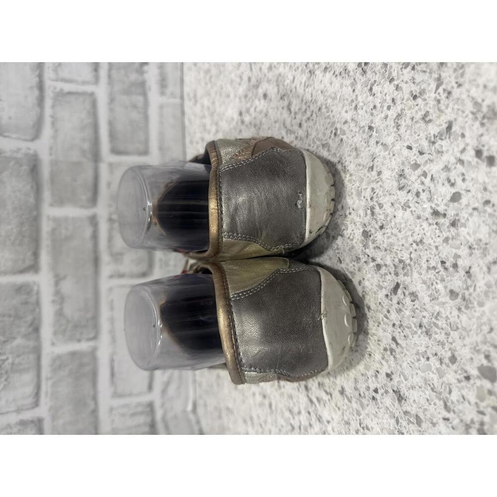 Robert Zur Women's Gold Metallic Moccasin Loafers with Bow Accent, Made in India - Picture 3 of 7